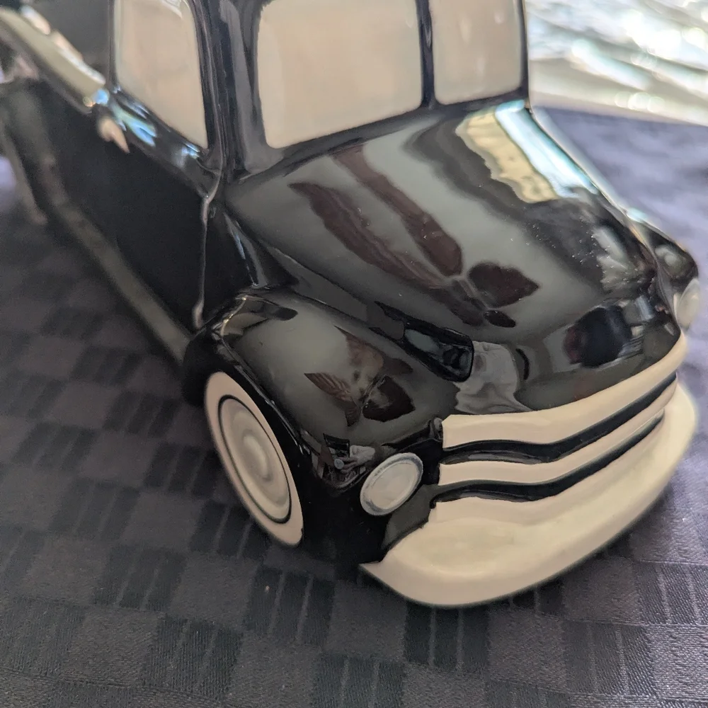 NIB Scentsy Black Truck Warmer with Vibrant Design